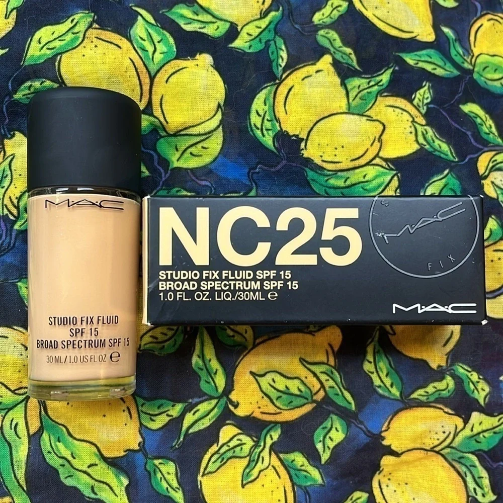 Brand New MAC Studio Fix Fluid SPF15 Foundation NC25 Matte Finish Long-Wearing
